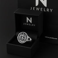 Thumbnail for Anillo Escudo Familiar Personalizado en Plata 950 con Ónix Negro