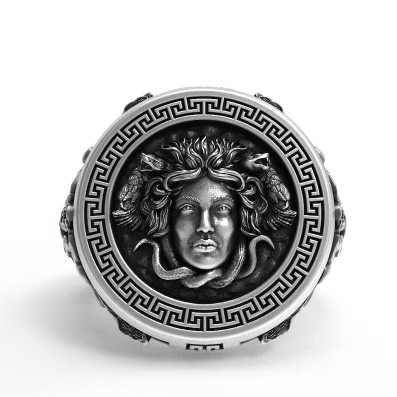 Anillo Medusa Gorgona de Plata 950