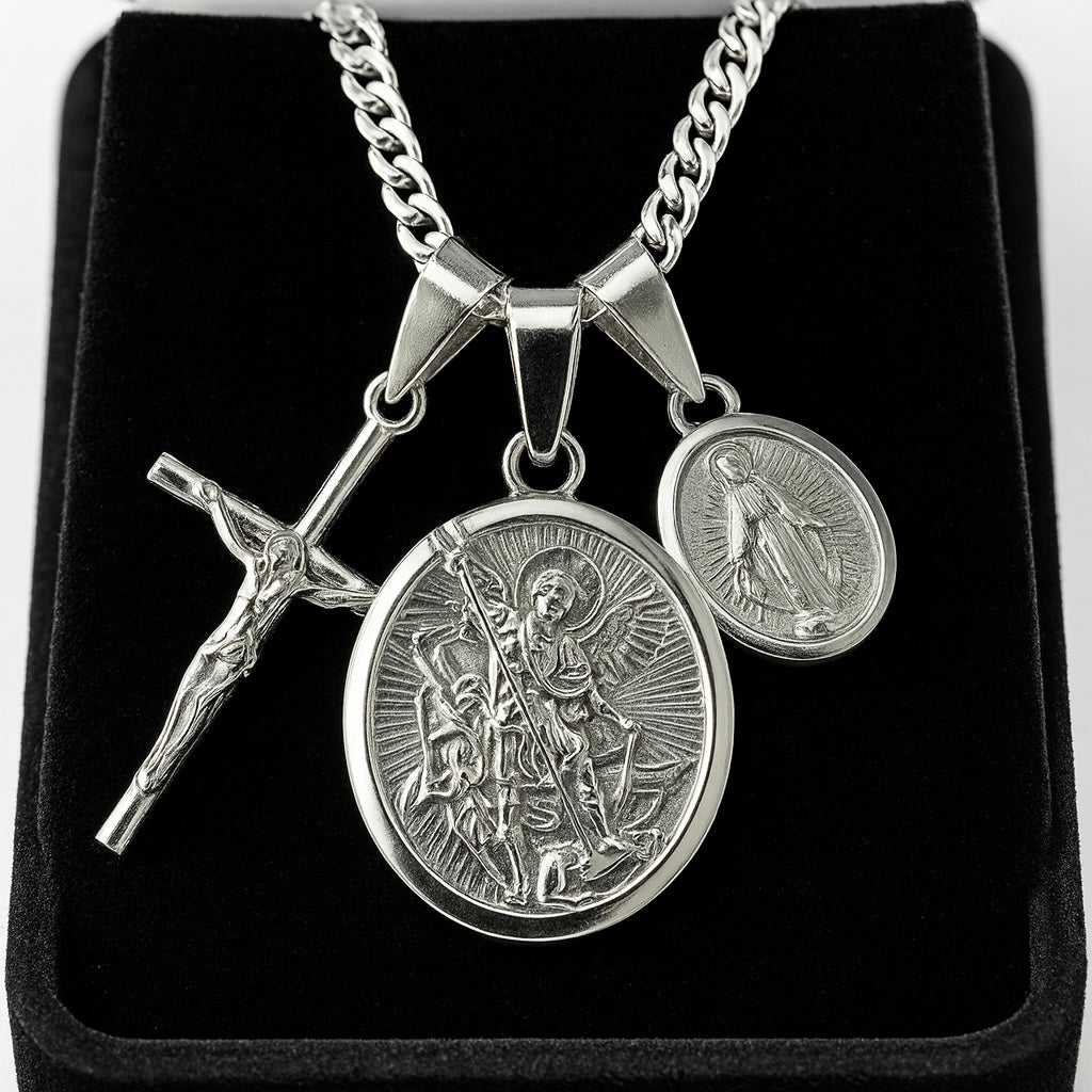 Cadena Microlomo de Plata 925 con Dijes en Plata 950 – Cruz, Arcángel Miguel y Virgen