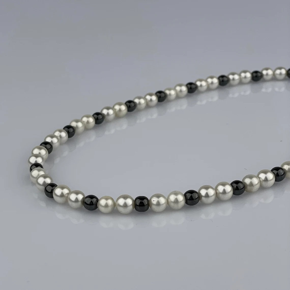 Czech Pearl Necklace with Onyx Stones