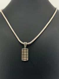Collar espiga con placa minimalista