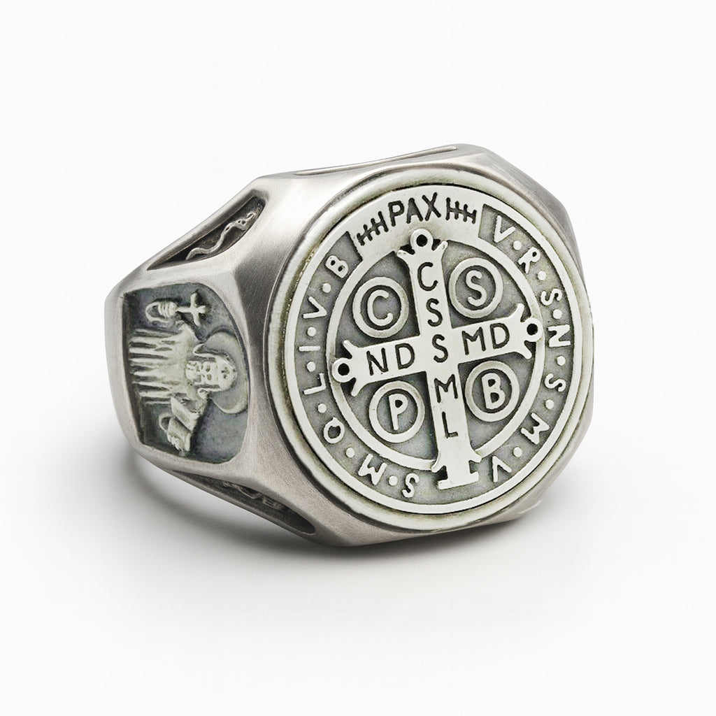 Anillo San Benito Cross de Plata ley 950