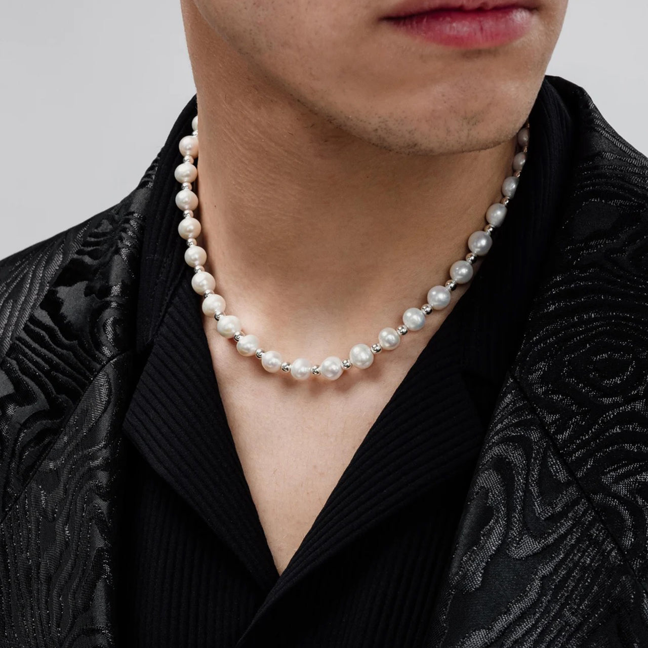 Pearl choker with 950 sterling silver beads