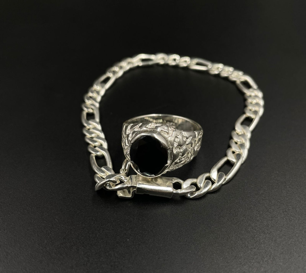 Pack Anillo Oval labrado y Pulsera Fígaro de Plata 950