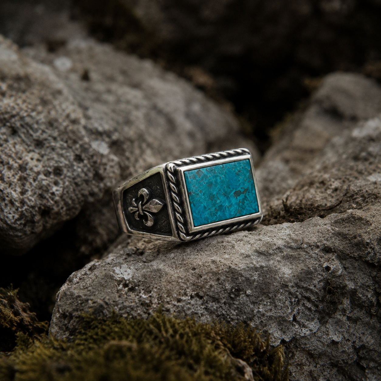 Chrysocolla Fleur de Lys — 950 Silver Ring