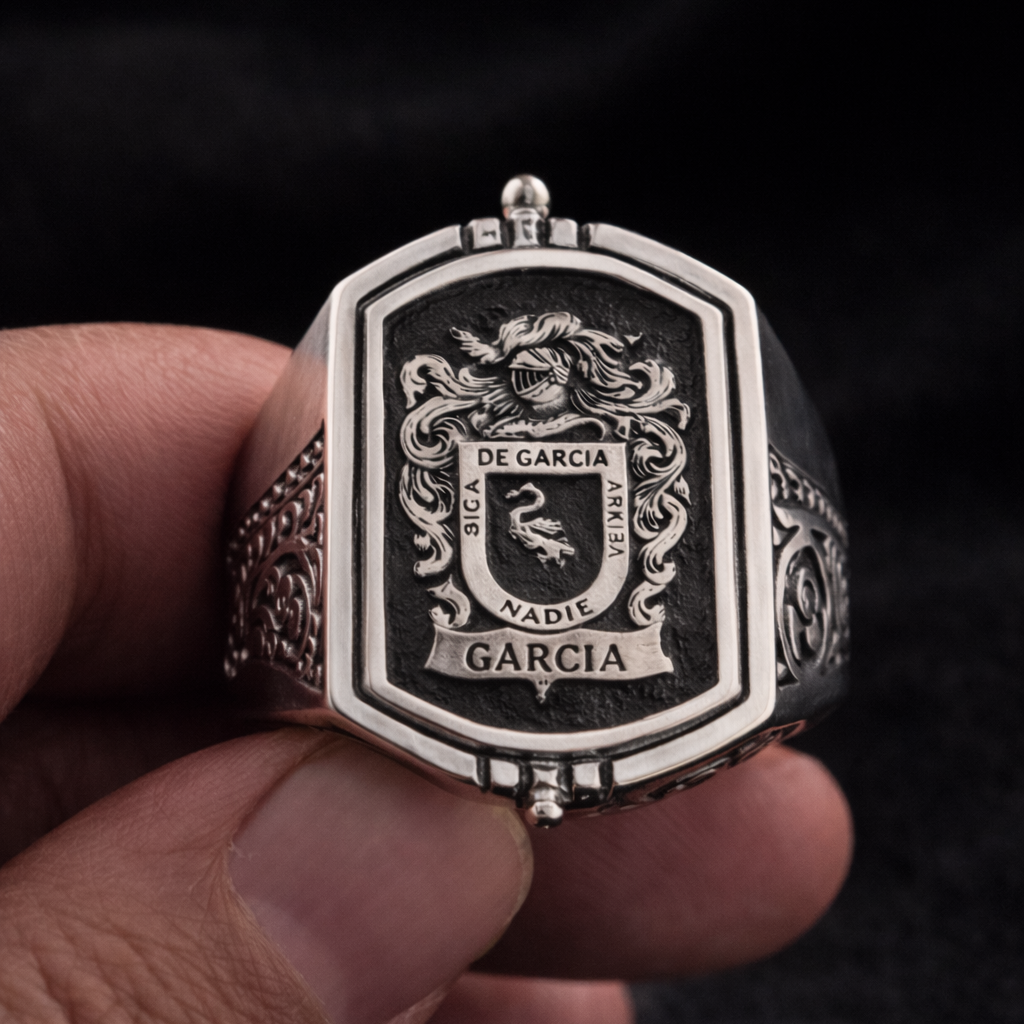 Anillo de Escudo Familiar Doble Vista con Bisagra – Plata 950