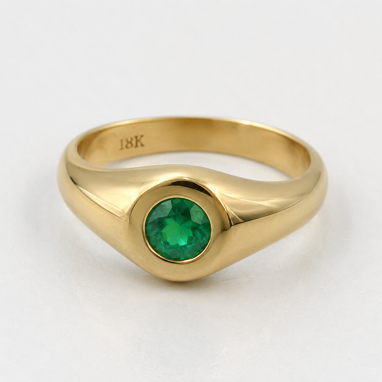 Pinky Ring Oro 18K con Zirconia Verde Esmeralda | Anillo de Lujo para Hombre