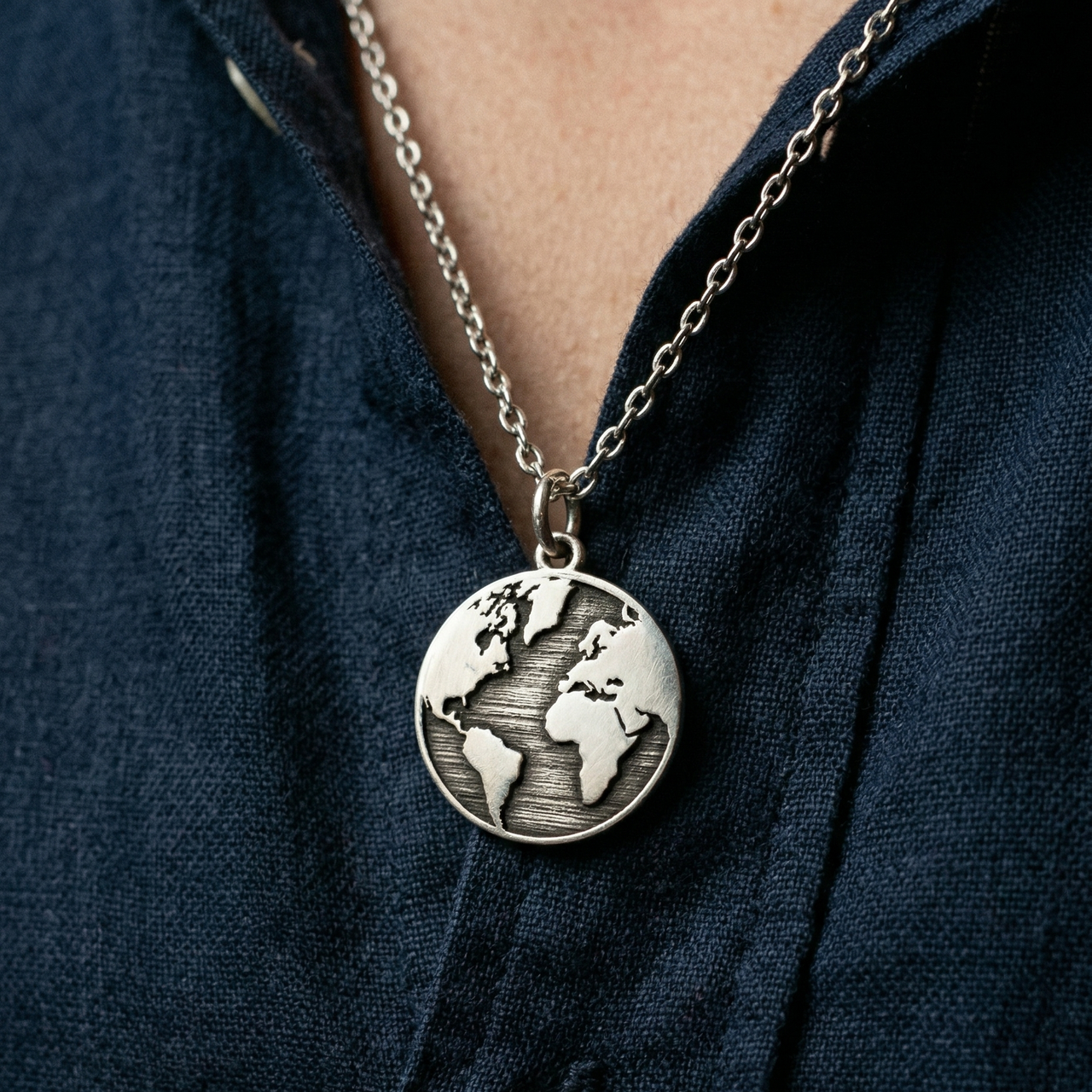 Collar Forcet con Medalla Mapa Mundo — Plata 925 & 950