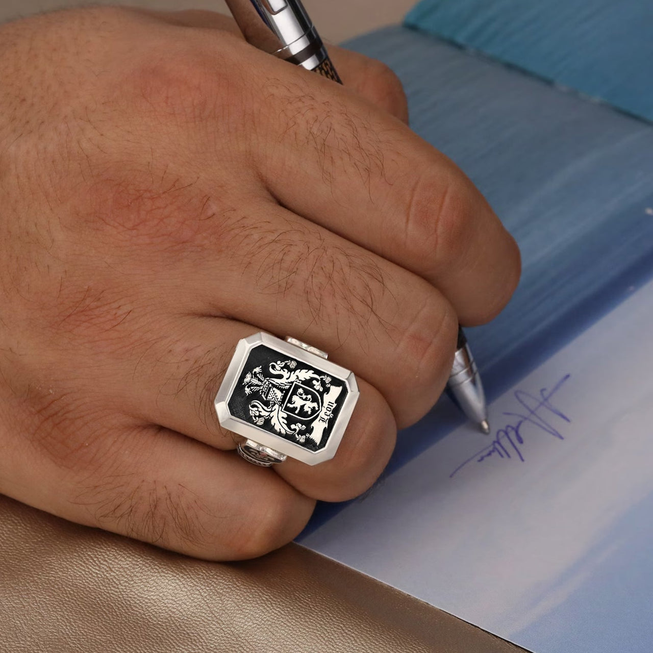 Anillo Escudo Noble — Custom Family Crest Ring Silver 950 - nativosjewelry
