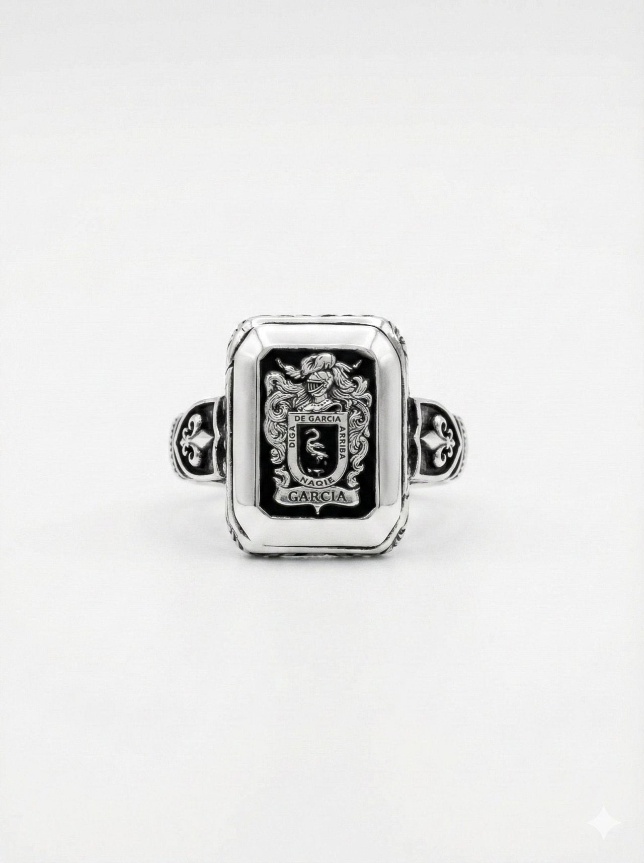 Anillo Escudo Noble — Custom Family Crest Ring Silver 950 - nativosjewelry