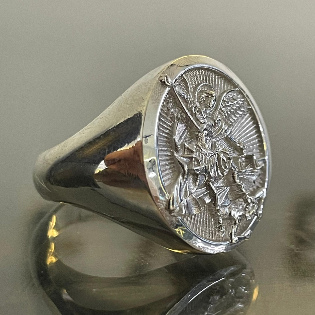 Anillo Arcángel San Miguel de Plata 950 para Hombre - nativosjewelry
