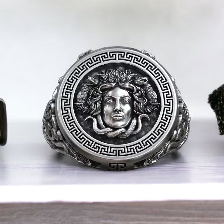 Anillo Medusa Gorgona de Plata 950 - nativosjewelry