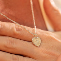Thumbnail for Collar corazón con Inicial - nativosjewelry