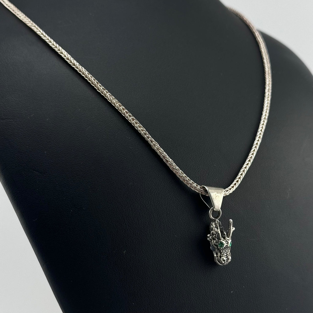 Cadena espiga con dije dragón - nativosjewelry