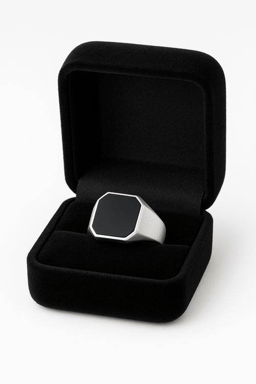Anillo Sello Octagonal de Plata 950 con Piedra Ónix Negra – Estilo Minimalista Masculino - nativosjewelry