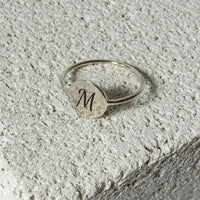 Thumbnail for Anillo con inicial - nativosjewelry