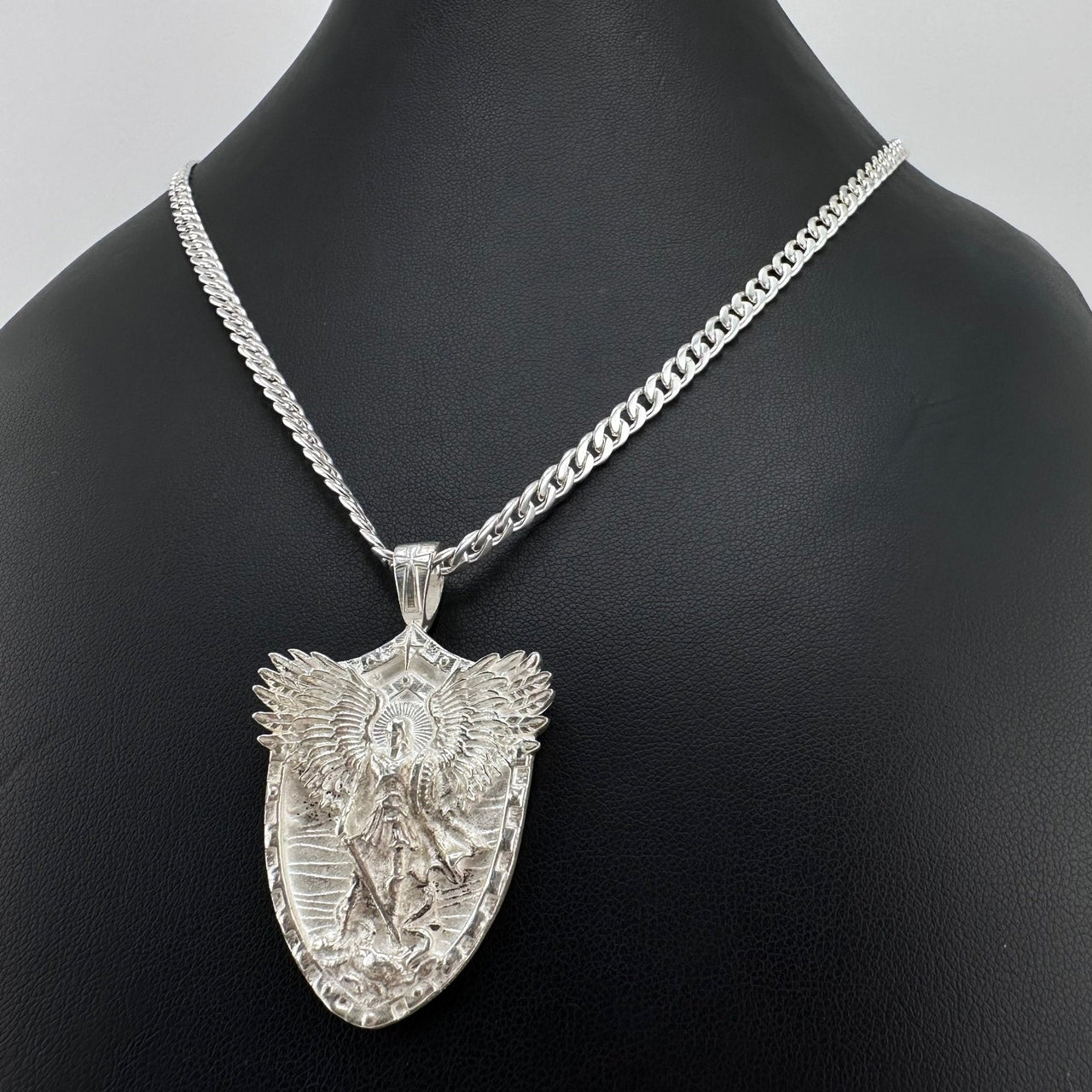Collar y medalla Arcángel San Miguel de Plata 950 - nativosjewelry