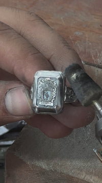 Family Crest Ring in 950 Silver – Legacy Edition