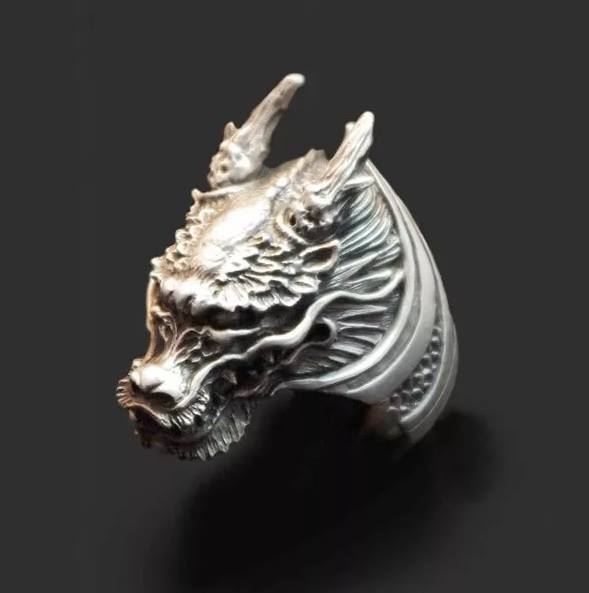 Anillos de 2025 dragones de plata