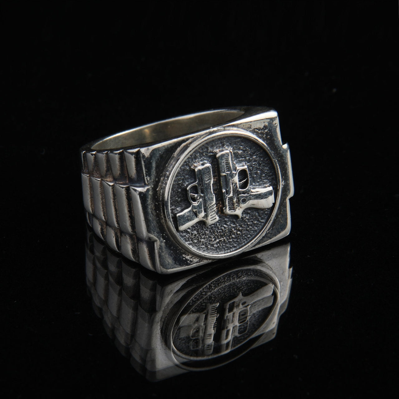 Pistol Scale — Anillo Plata 950 - nativosjewelry