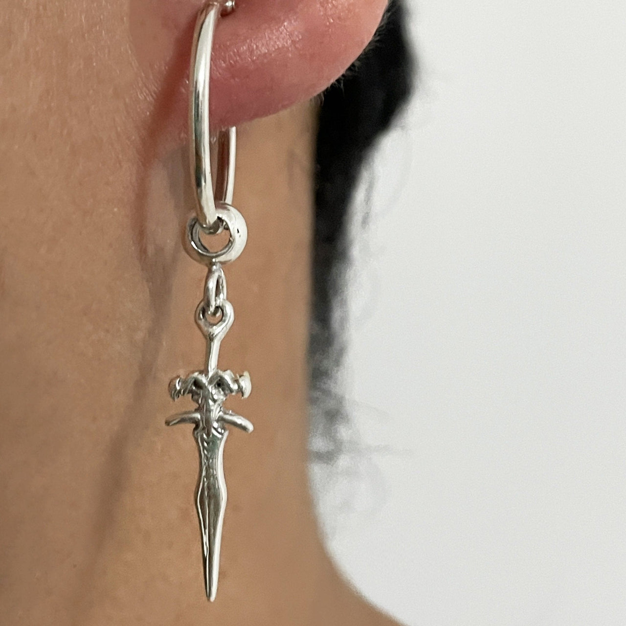 Aro de Plata 950 con Dije Espada – Nativos Jewelry - nativosjewelry