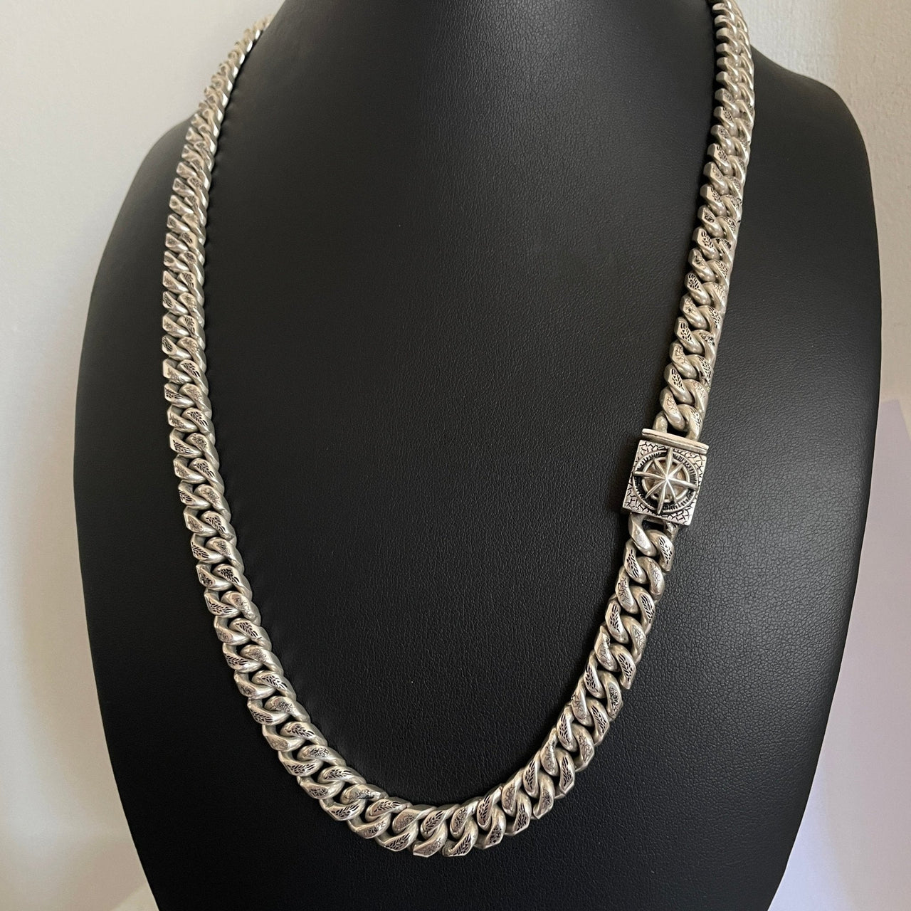Cadena labrada de Plata ley 950 broche brújula 10mm - nativosjewelry
